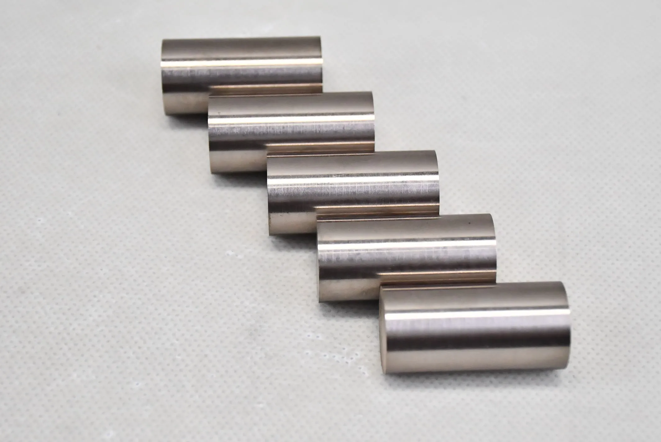 Pure tungsten electrodes and tungsten-copper (tungsten-copper) electrodes